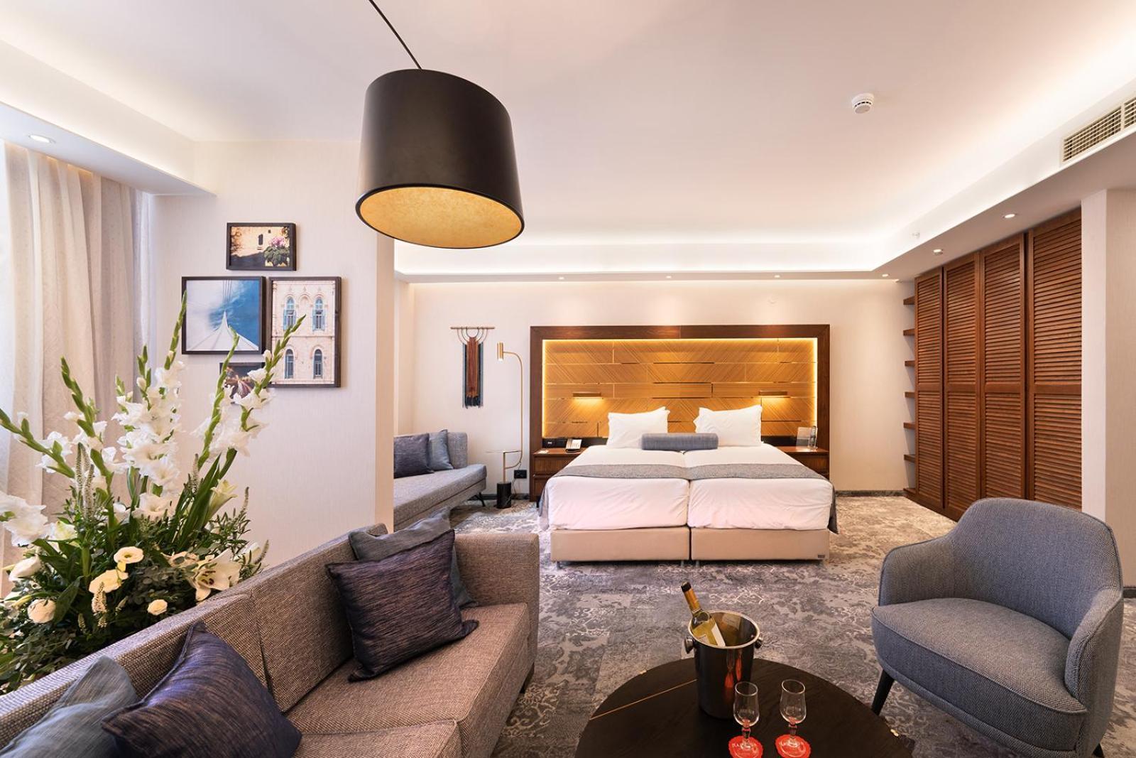 Ramada 4*