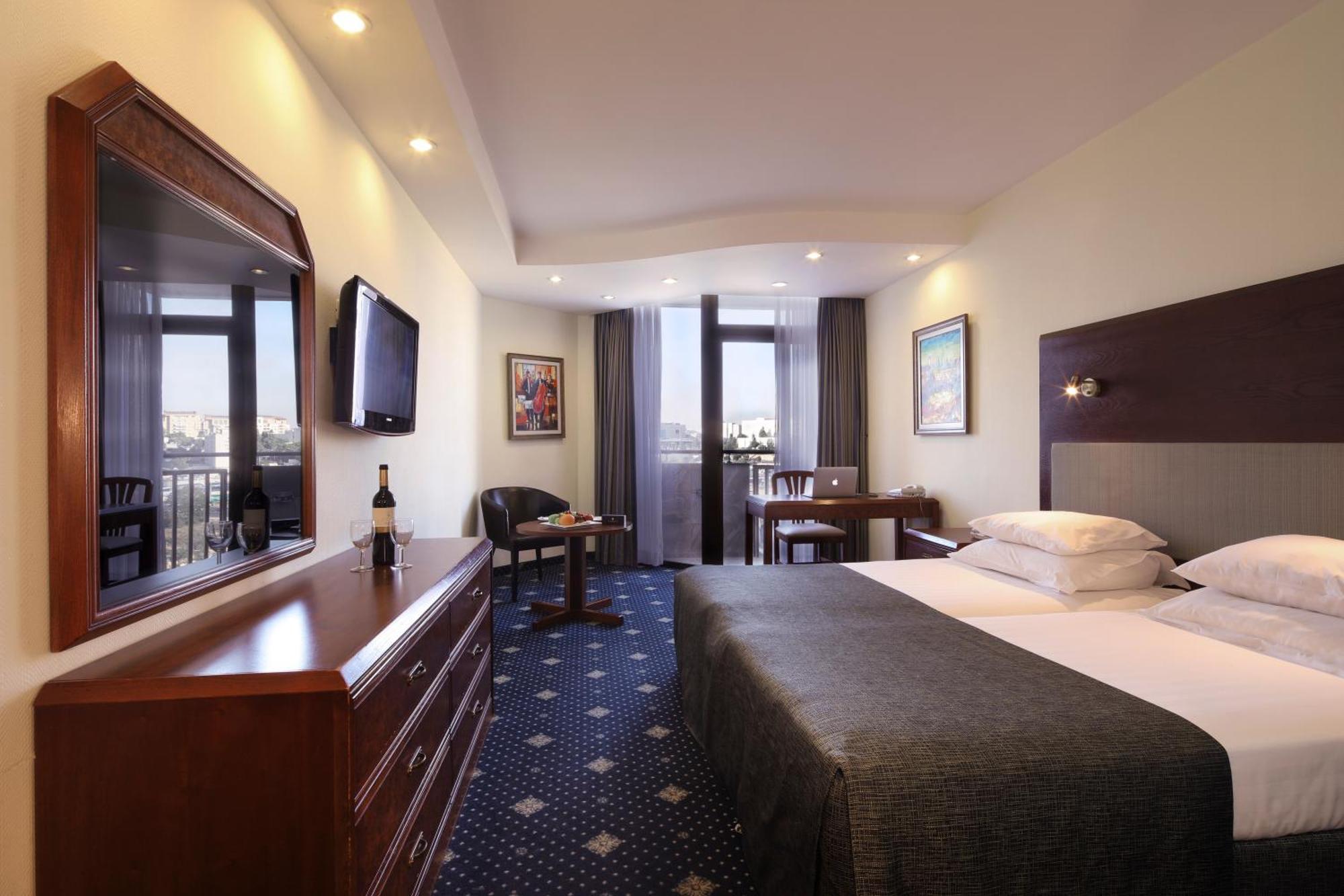 Ramada 4*